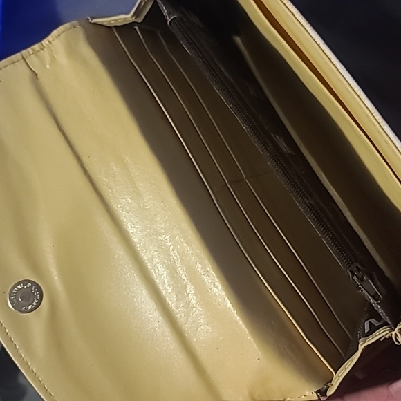 Michael Kors Wallet - Picture 7 of 9